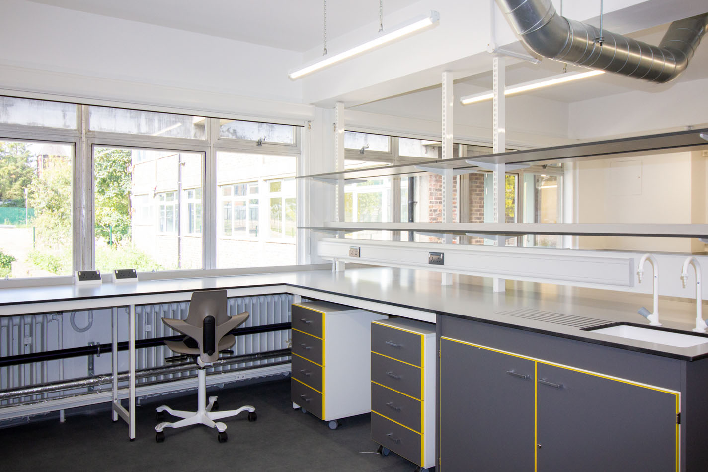 The London Cancer Hub Laboratory